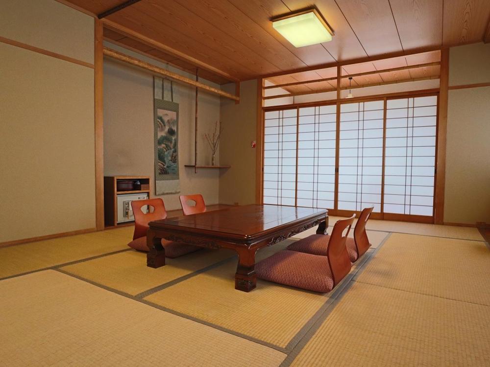 Ryokan Hikarinoie Юфу Екстериор снимка